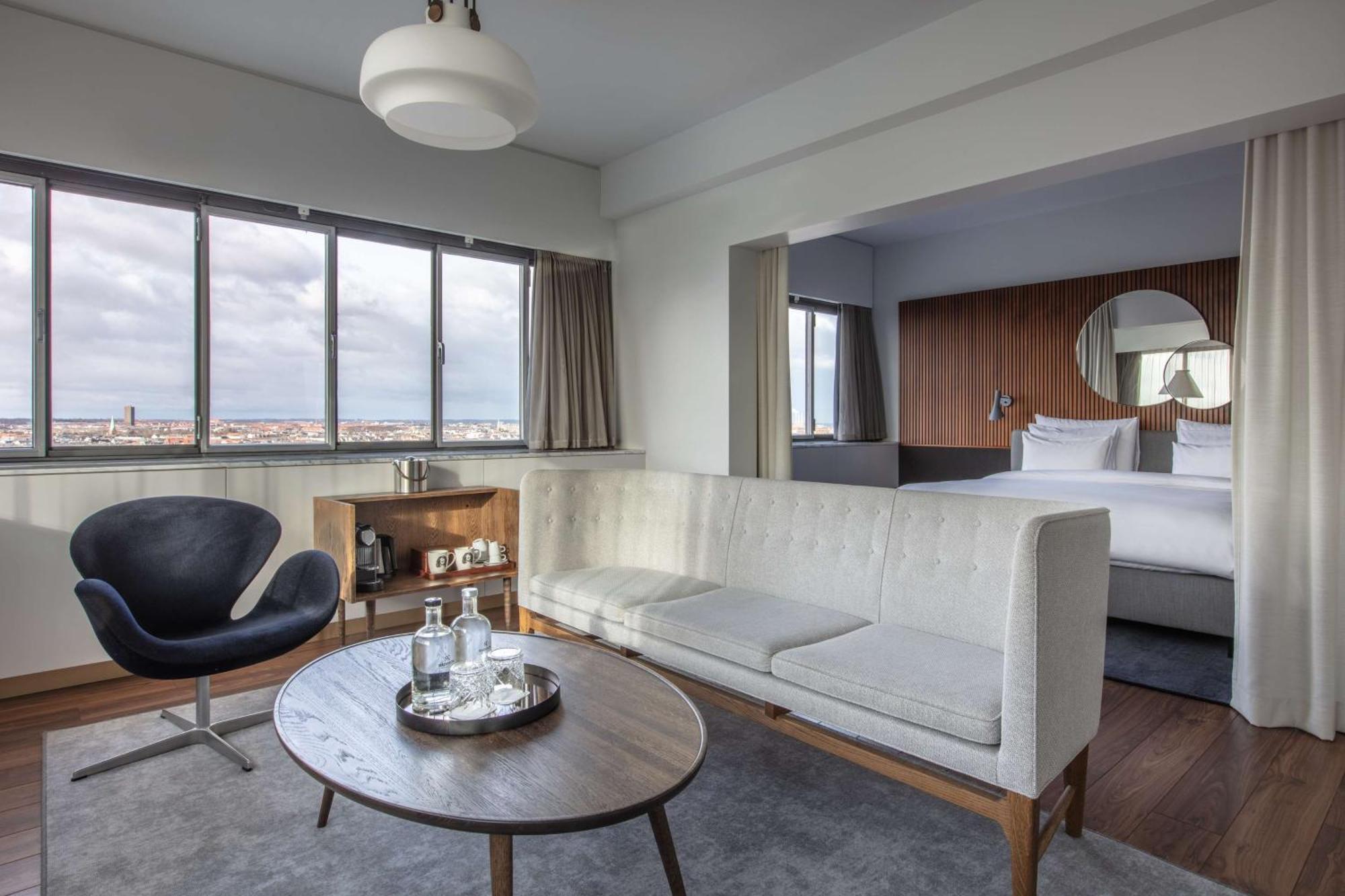 Corner Suite